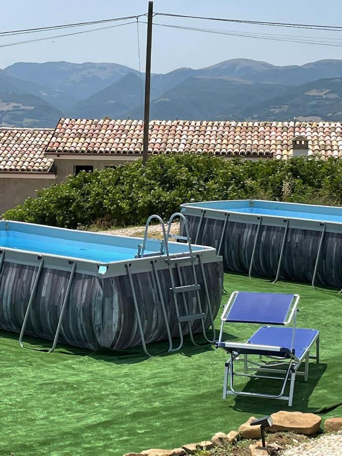 In Country Luxury Lodges Camerino Buitenkant foto