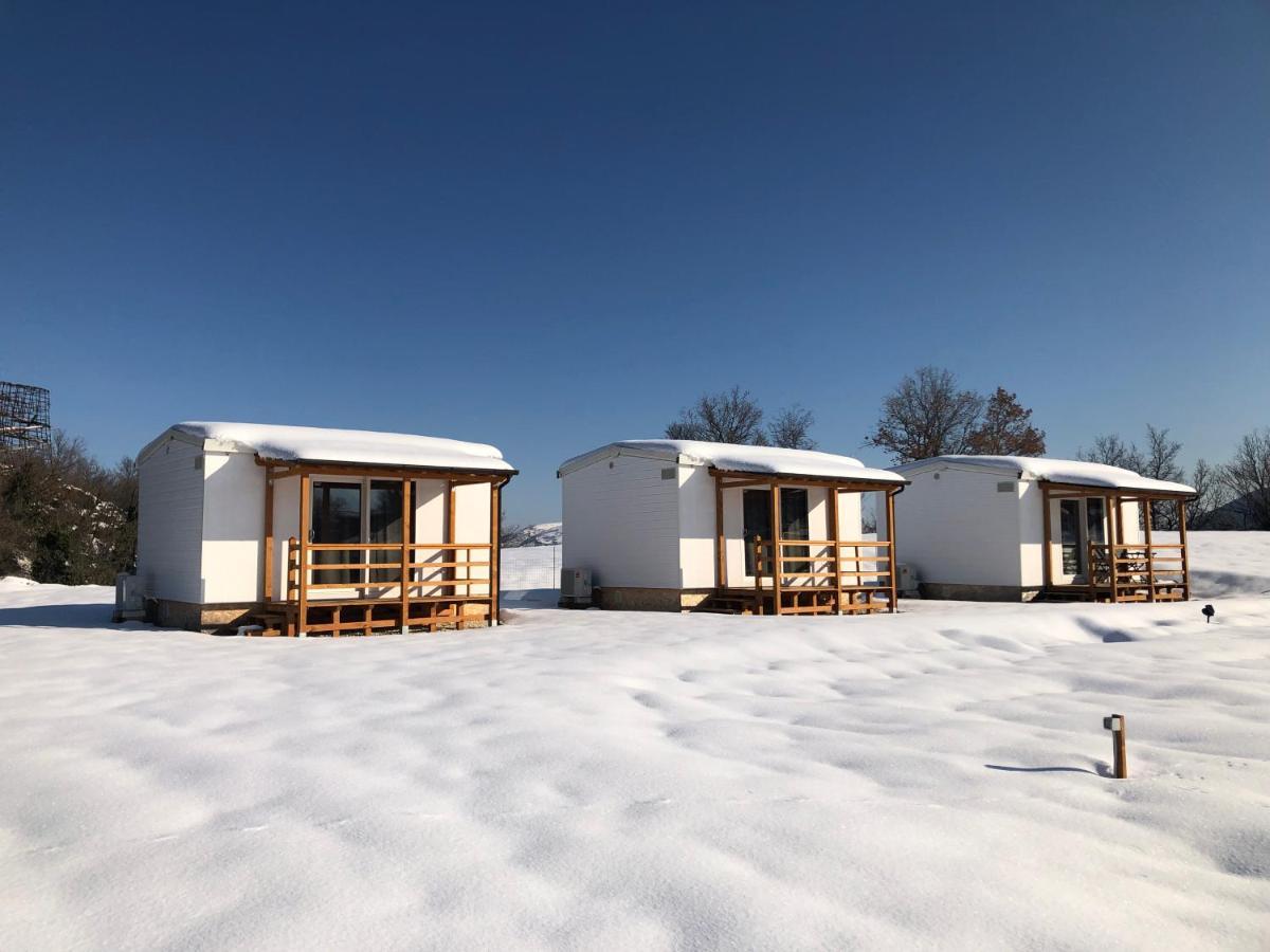 In Country Luxury Lodges Camerino Buitenkant foto